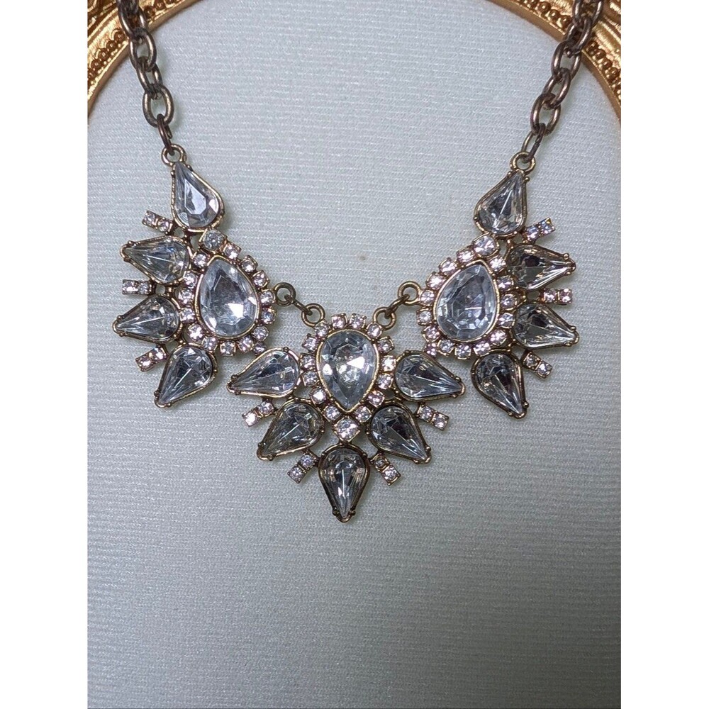Glam Crystal Statement Necklace Set Gold Tone Bib Necklace Earrings Bridalcore - Picture 4 of 9